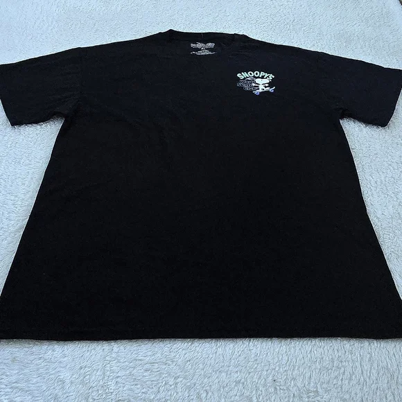 Peanuts🥜 "Snoopy's World🌎 Skate🛹 Club" Graphic Tee👕 - NWOT - Picture 13 of 14